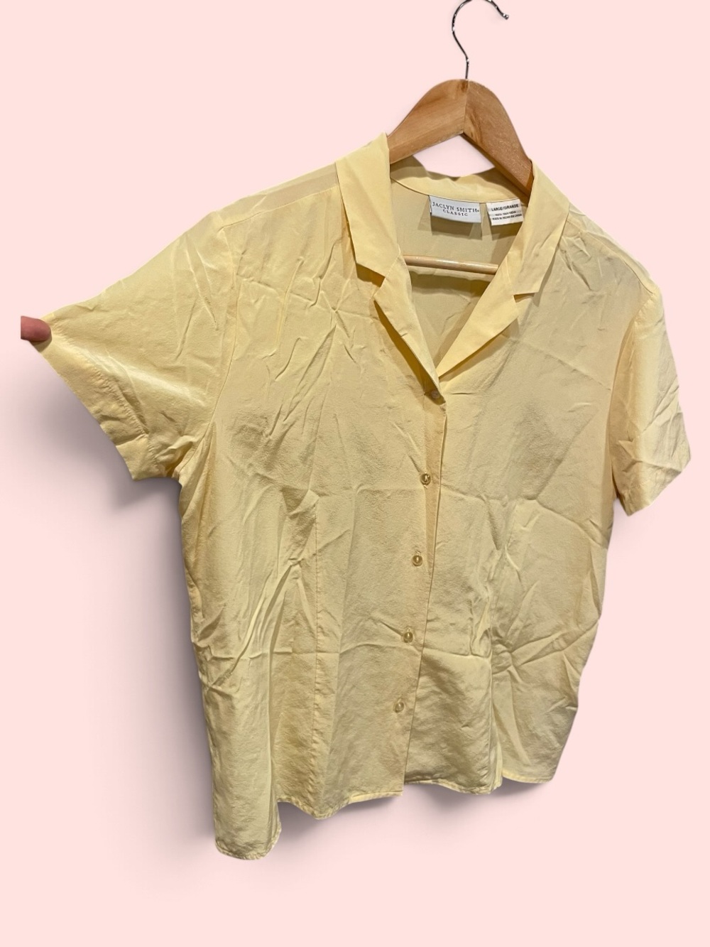 Cute yellow buttercup 90s silk button front blouse classic pastel